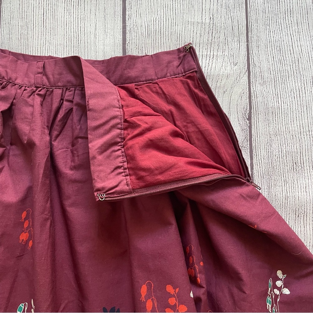 Modcloth Burgundy Bird Floral Skirt Size Small - Picture 4 of 9